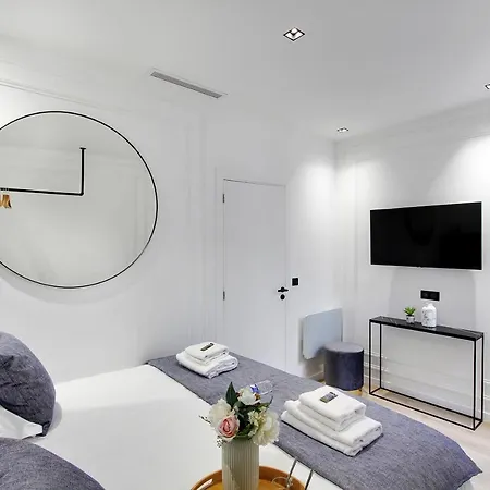 Apartment Cmg - Montorgeuil / Centre De *